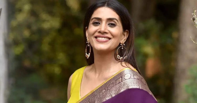 Actress Sonali Kulkarni highlights the need for empowering daughters in India