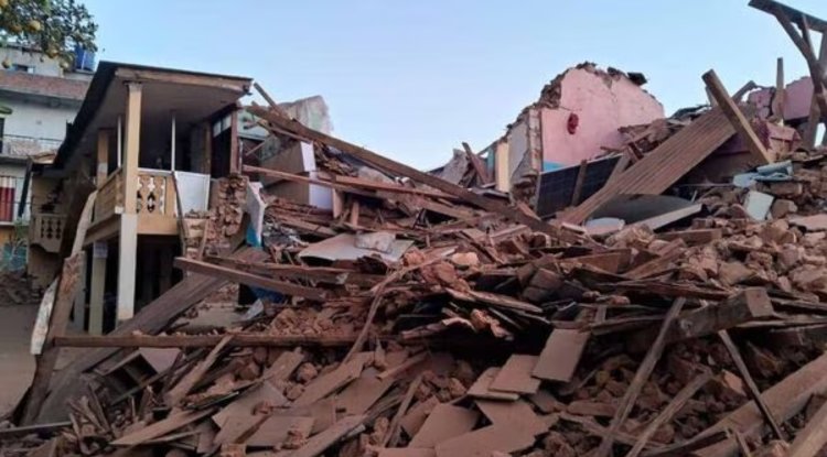 Devastation earthquake of 6.4 magnitude hits Nepal on Friday, claims more than 128 lives; the toll may rise